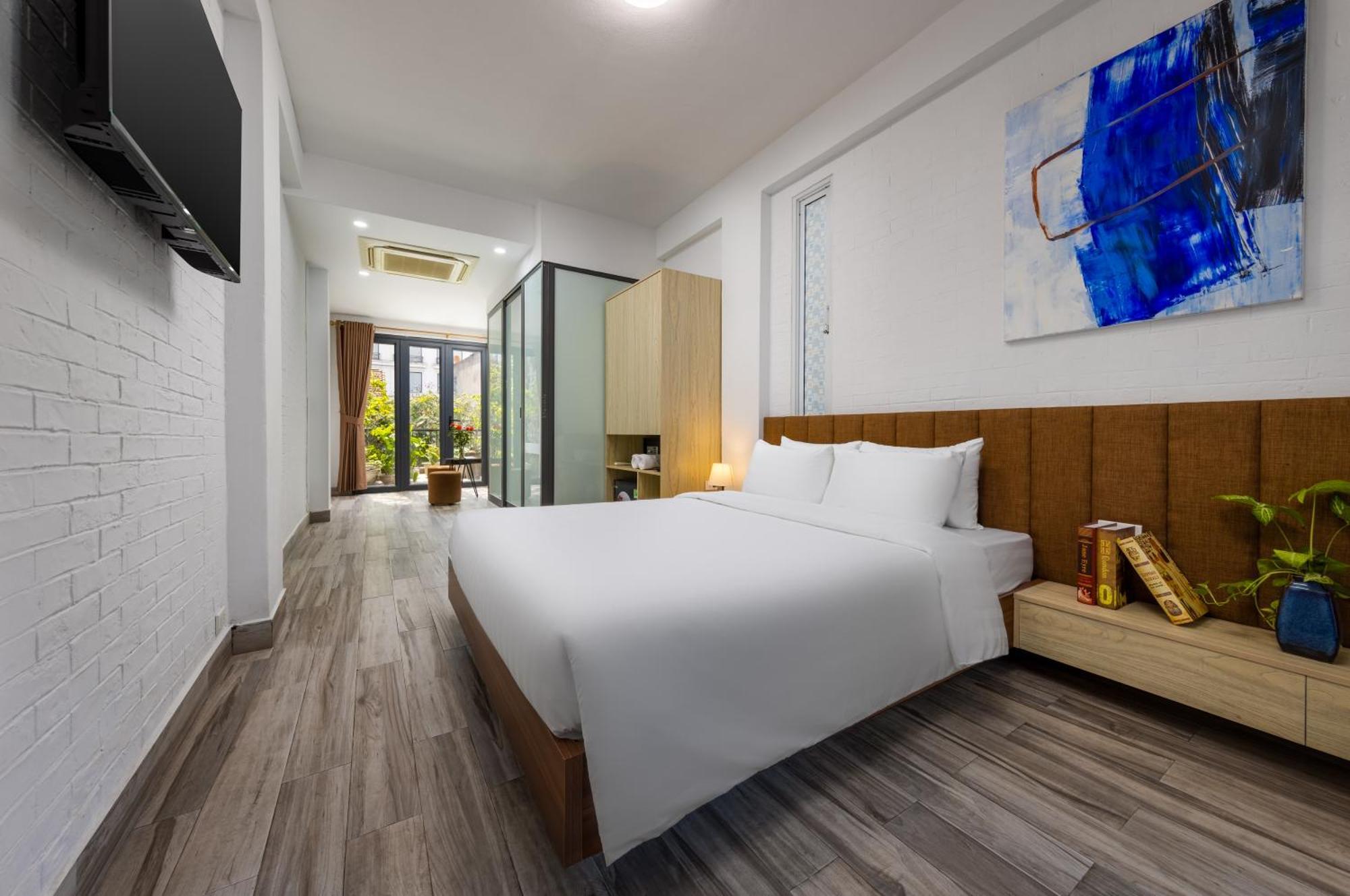 Center View And Hotel 3*
